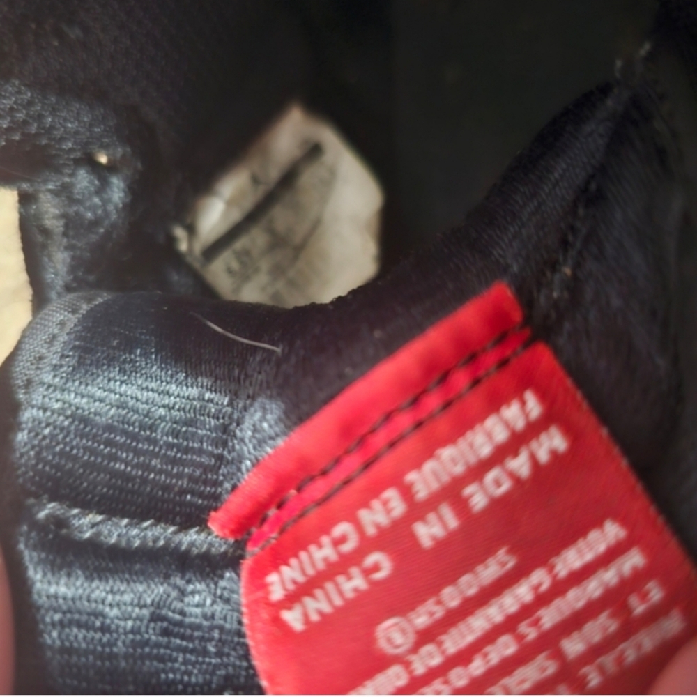 Nike Air Jordan 1 Retro High OG Black White Sneakers - Picture 3 of 5